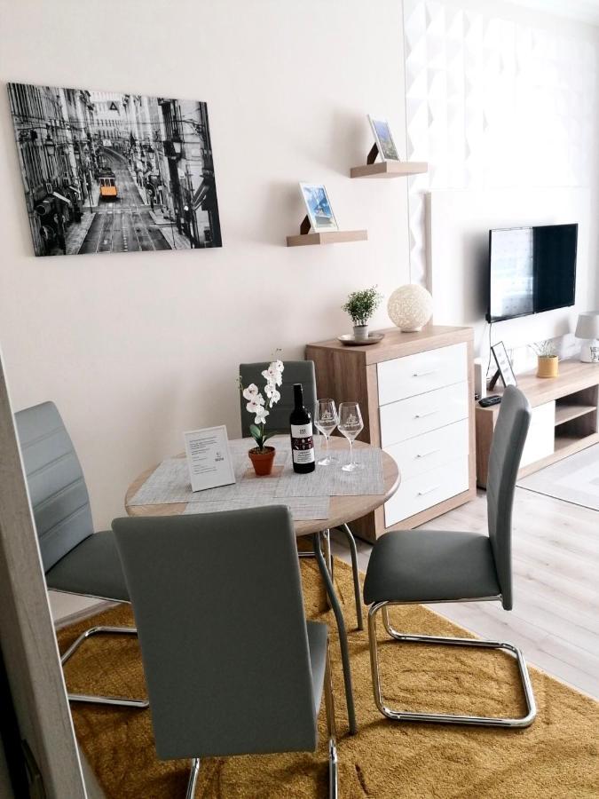 Sweet Central Apartment ,In The City Center Eger Buitenkant foto