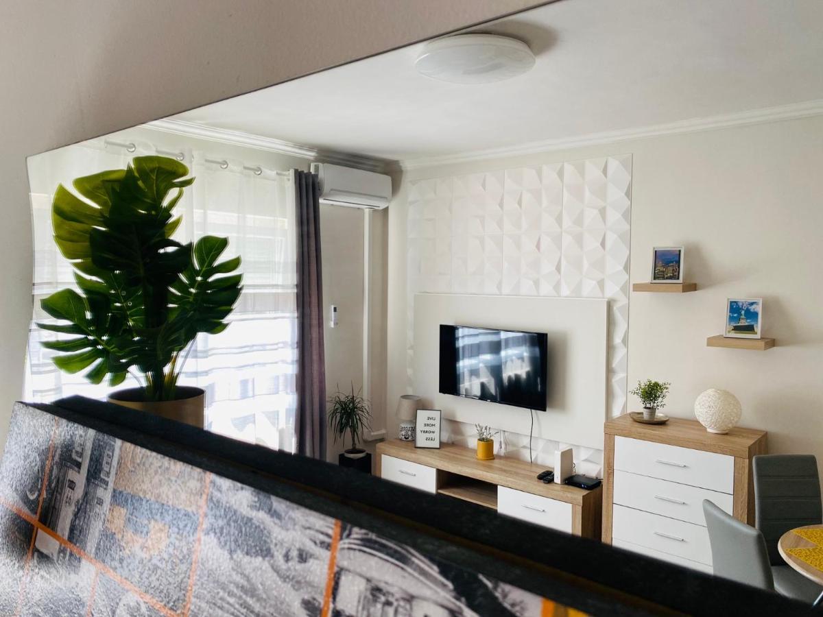 Sweet Central Apartment ,In The City Center Eger Buitenkant foto
