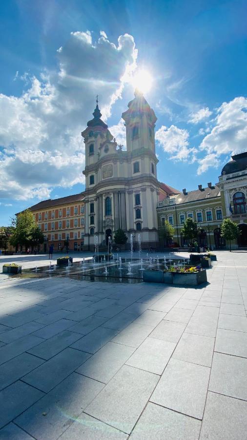 Sweet Central Apartment ,In The City Center Eger Buitenkant foto