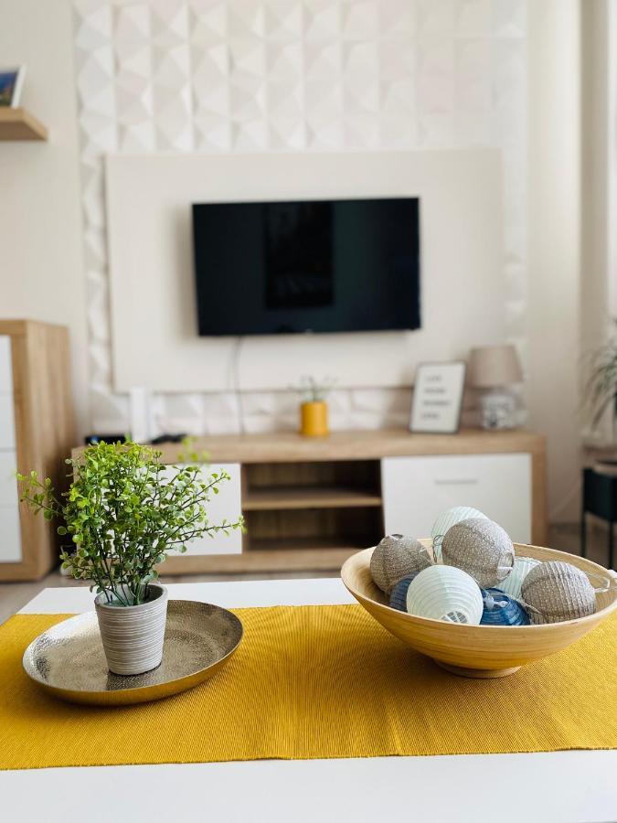 Sweet Central Apartment ,In The City Center Eger Buitenkant foto